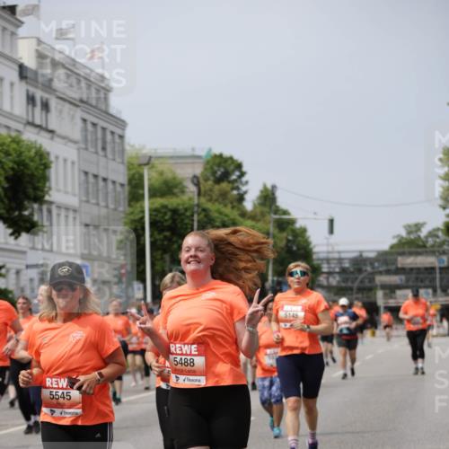 15.06.2025 - REWE Women's Run Jannik Wohlers http://msf.ph/oto/7961615 15.06.2025 09:46:18 Laufen 5545, 5488, 5145 meine-sportfotos.de