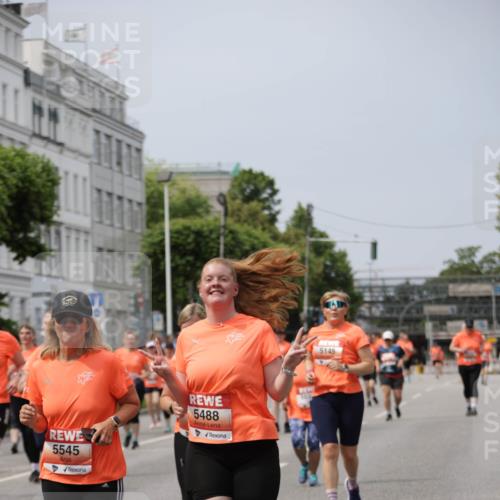 15.06.2025 - REWE Women's Run Jannik Wohlers http://msf.ph/oto/7961620 15.06.2025 09:46:18 Laufen 5545, 5488, 5145 meine-sportfotos.de