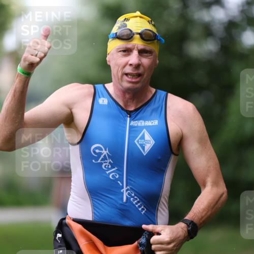 15.06.2025 - 7 Türme Triathlon Michael Strokosch http://msf.ph/oto/7961636 15.06.2025 12:13:35 Schwimmen 396, 494, 539, 566, 633 meine-sportfotos.de