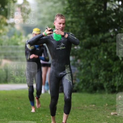 15.06.2025 - 7 Türme Triathlon Michael Strokosch http://msf.ph/oto/7961665 15.06.2025 12:13:47 Schwimmen 395, 543, 566, 599, 633 meine-sportfotos.de