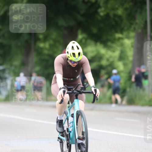 15.06.2025 - 7 Türme Triathlon Yannick Fuchs http://msf.ph/oto/7961666 15.06.2025 13:50:38 Radfahren 195, 326, 1096 meine-sportfotos.de