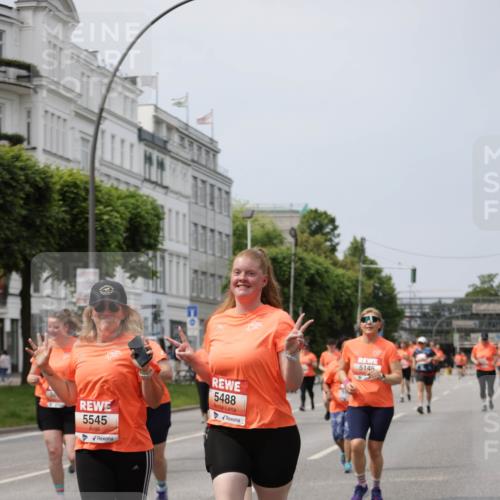 15.06.2025 - REWE Women's Run Jannik Wohlers http://msf.ph/oto/7961667 15.06.2025 09:46:19 Laufen 5545, 5488, 5145 meine-sportfotos.de