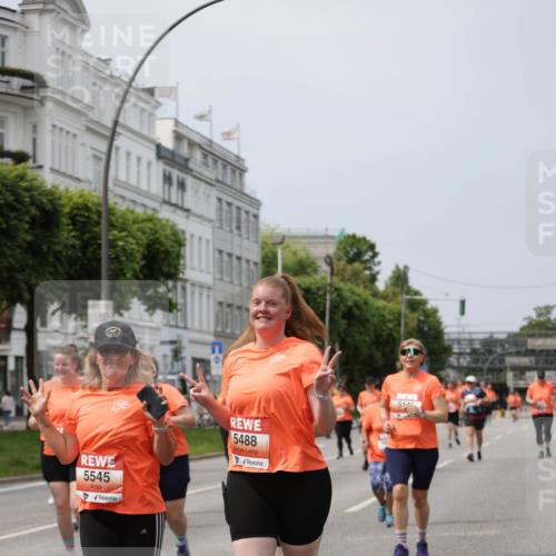 15.06.2025 - REWE Women's Run Jannik Wohlers http://msf.ph/oto/7961668 15.06.2025 09:46:19 Laufen 5545, 5488, 514 meine-sportfotos.de