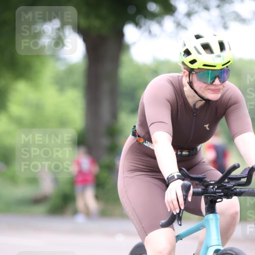 15.06.2025 - 7 Türme Triathlon Yannick Fuchs http://msf.ph/oto/7961686 15.06.2025 13:50:39 Radfahren 195, 326, 1096 meine-sportfotos.de