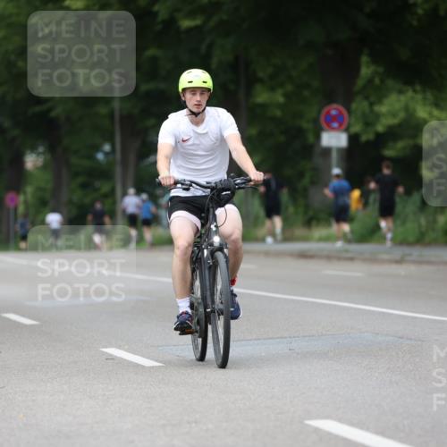 15.06.2025 - 7 Türme Triathlon Yannick Fuchs http://msf.ph/oto/7961743 15.06.2025 13:50:43 Radfahren 326, 389, 1096 meine-sportfotos.de