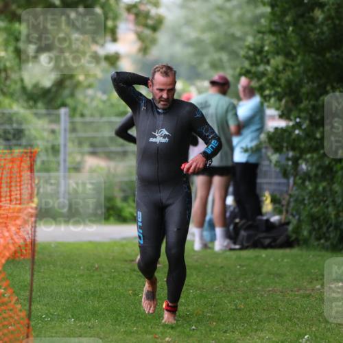 15.06.2025 - 7 Türme Triathlon Michael Strokosch http://msf.ph/oto/7961775 15.06.2025 12:13:54 Schwimmen 395, 497, 501, 543, 566, 599, 633 meine-sportfotos.de