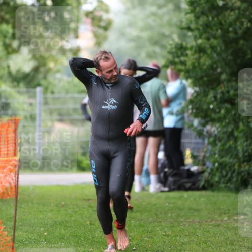 15.06.2025 - 7 Türme Triathlon Michael Strokosch http://msf.ph/oto/7961779 15.06.2025 12:13:54 Schwimmen 395, 497, 501, 543, 566, 599, 633 meine-sportfotos.de