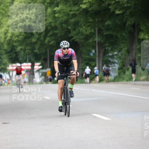 15.06.2025 - 7 Türme Triathlon Yannick Fuchs http://msf.ph/oto/7961801 15.06.2025 13:50:45 Radfahren 326, 389, 911, 1096 meine-sportfotos.de