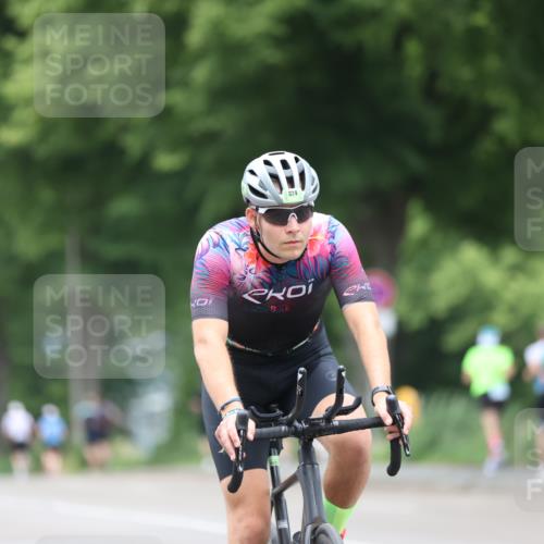 15.06.2025 - 7 Türme Triathlon Yannick Fuchs http://msf.ph/oto/7961832 15.06.2025 13:50:47 Radfahren 389, 911, 954, 1096 meine-sportfotos.de
