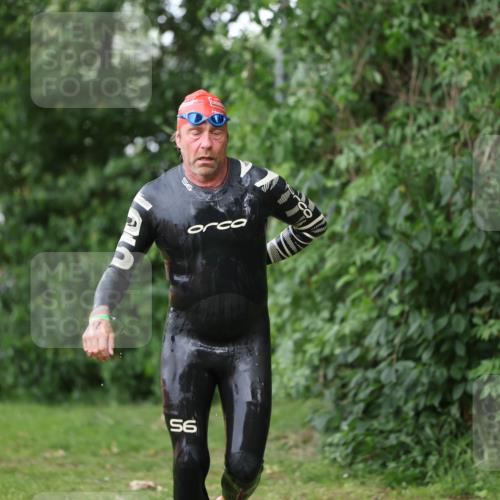 15.06.2025 - 7 Türme Triathlon Michael Strokosch http://msf.ph/oto/7961871 15.06.2025 12:14:05 Schwimmen 370, 395, 439, 442, 466, 497, 501, 543, 599 meine-sportfotos.de