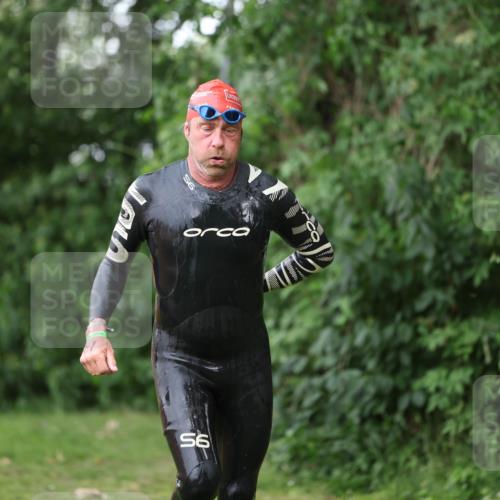 15.06.2025 - 7 Türme Triathlon Michael Strokosch http://msf.ph/oto/7961890 15.06.2025 12:14:05 Schwimmen 370, 395, 439, 442, 466, 497, 501, 543, 599 meine-sportfotos.de