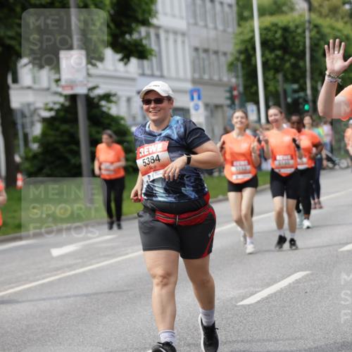 15.06.2025 - REWE Women's Run Jannik Wohlers http://msf.ph/oto/7961899 15.06.2025 09:46:30 Laufen 5384, 3152, 5140, 5289 meine-sportfotos.de