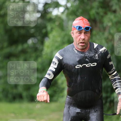 15.06.2025 - 7 Türme Triathlon Michael Strokosch http://msf.ph/oto/7961937 15.06.2025 12:14:06 Schwimmen 370, 395, 439, 442, 466, 497, 501, 543, 599 meine-sportfotos.de