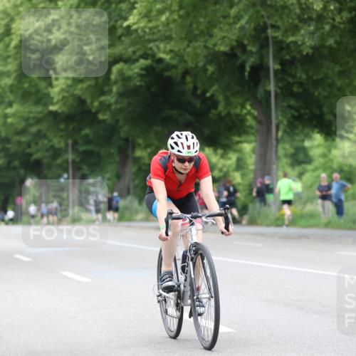 15.06.2025 - 7 Türme Triathlon Yannick Fuchs http://msf.ph/oto/7961947 15.06.2025 13:50:50 Radfahren 256, 389, 911, 954 meine-sportfotos.de