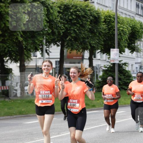 15.06.2025 - REWE Women's Run Jannik Wohlers http://msf.ph/oto/7961950 15.06.2025 09:46:36 Laufen 111, 5152, 5180, 54, 5338 meine-sportfotos.de