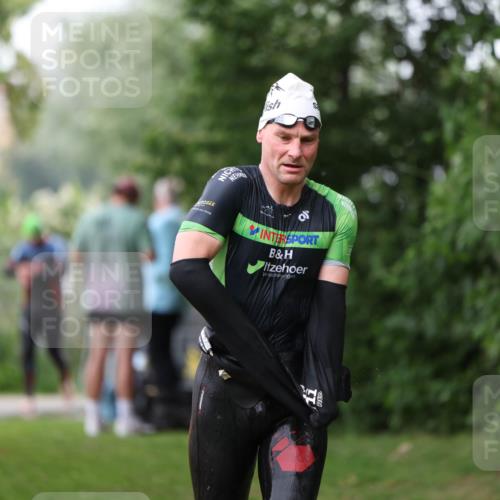 15.06.2025 - 7 Türme Triathlon Michael Strokosch http://msf.ph/oto/7961995 15.06.2025 12:14:08 Schwimmen 370, 395, 439, 442, 466, 497, 501, 543, 599 meine-sportfotos.de