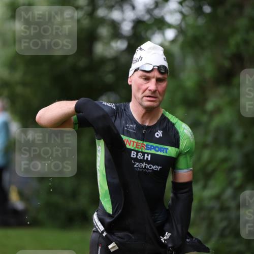 15.06.2025 - 7 Türme Triathlon Michael Strokosch http://msf.ph/oto/7962045 15.06.2025 12:14:08 Schwimmen 370, 395, 439, 442, 466, 497, 501, 543, 599 meine-sportfotos.de