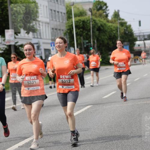 15.06.2025 - REWE Women's Run Jannik Wohlers http://msf.ph/oto/7962087 15.06.2025 09:46:44 Laufen 5463, 5331, 5312, 5172 meine-sportfotos.de