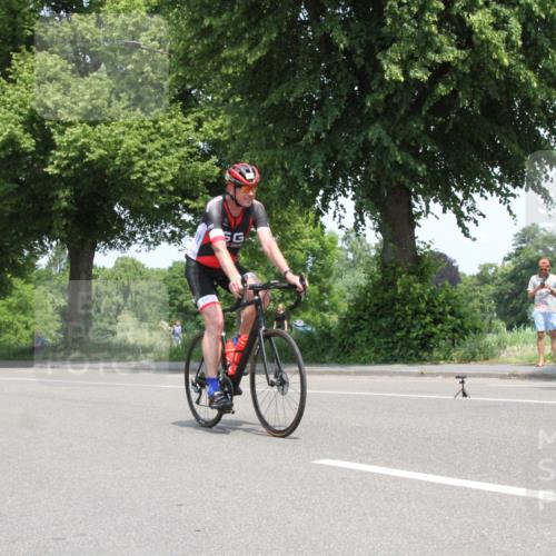 15.06.2025 - 7 Türme Triathlon Yannick Fuchs http://msf.ph/oto/7962145 15.06.2025 12:37:09 Radfahren  meine-sportfotos.de