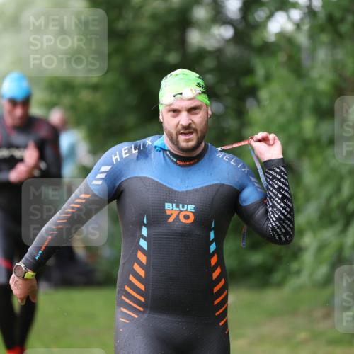15.06.2025 - 7 Türme Triathlon Michael Strokosch http://msf.ph/oto/7962147 15.06.2025 12:14:18 Schwimmen 370, 439, 442, 466, 496, 497, 498, 501 meine-sportfotos.de
