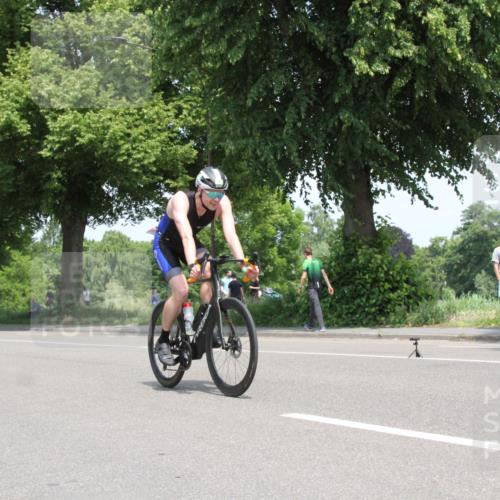 15.06.2025 - 7 Türme Triathlon Yannick Fuchs http://msf.ph/oto/7962171 15.06.2025 12:37:46 Radfahren  meine-sportfotos.de