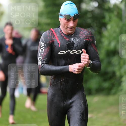 15.06.2025 - 7 Türme Triathlon Michael Strokosch http://msf.ph/oto/7962186 15.06.2025 12:14:21 Schwimmen 370, 439, 442, 466, 496, 498 meine-sportfotos.de