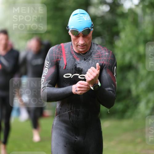 15.06.2025 - 7 Türme Triathlon Michael Strokosch http://msf.ph/oto/7962192 15.06.2025 12:14:21 Schwimmen 370, 439, 442, 466, 496, 498 meine-sportfotos.de