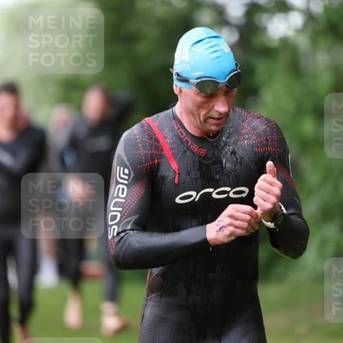 15.06.2025 - 7 Türme Triathlon Michael Strokosch http://msf.ph/oto/7962200 15.06.2025 12:14:21 Schwimmen 370, 439, 442, 466, 496, 498 meine-sportfotos.de