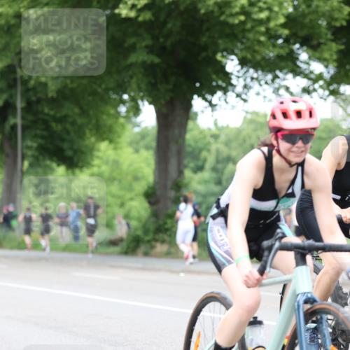 15.06.2025 - 7 Türme Triathlon Yannick Fuchs http://msf.ph/oto/7962211 15.06.2025 13:51:04 Radfahren 213, 304, 307, 645, 867, 936, 1012 meine-sportfotos.de