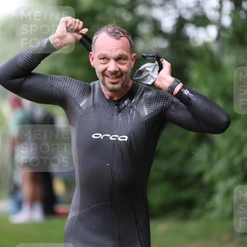 15.06.2025 - 7 Türme Triathlon Michael Strokosch http://msf.ph/oto/7962272 15.06.2025 12:14:25 Schwimmen 370, 439, 442, 466, 496, 498 meine-sportfotos.de