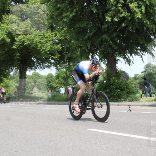 15.06.2025 - 7 Türme Triathlon Yannick Fuchs http://msf.ph/oto/7962275 15.06.2025 12:38:59 Radfahren  meine-sportfotos.de