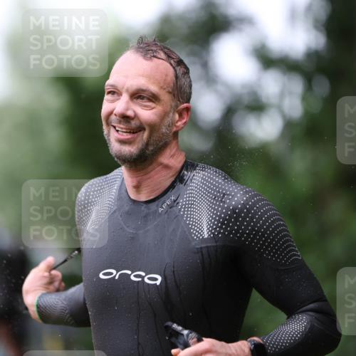 15.06.2025 - 7 Türme Triathlon Michael Strokosch http://msf.ph/oto/7962280 15.06.2025 12:14:26 Schwimmen 370, 439, 442, 466, 496, 498 meine-sportfotos.de