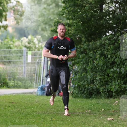 15.06.2025 - 7 Türme Triathlon Michael Strokosch http://msf.ph/oto/7962291 15.06.2025 12:14:27 Schwimmen 370, 439, 442, 466, 496, 498 meine-sportfotos.de