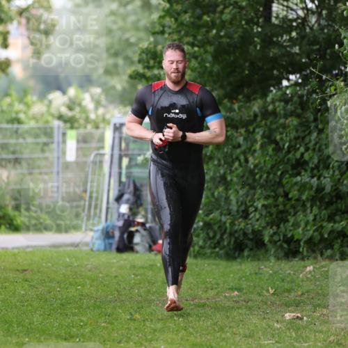 15.06.2025 - 7 Türme Triathlon Michael Strokosch http://msf.ph/oto/7962297 15.06.2025 12:14:28 Schwimmen 370, 439, 442, 466, 496, 498 meine-sportfotos.de
