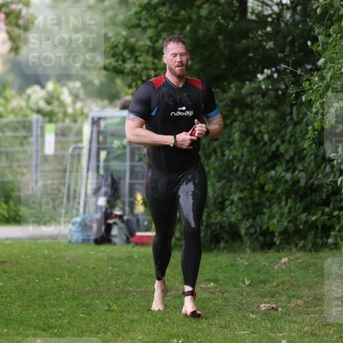 15.06.2025 - 7 Türme Triathlon Michael Strokosch http://msf.ph/oto/7962301 15.06.2025 12:14:28 Schwimmen 370, 439, 442, 466, 496, 498 meine-sportfotos.de