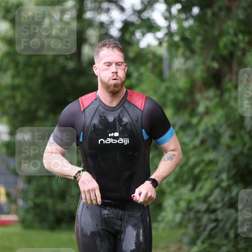 15.06.2025 - 7 Türme Triathlon Michael Strokosch http://msf.ph/oto/7962314 15.06.2025 12:14:30 Schwimmen 370, 439, 442, 466, 496, 498 meine-sportfotos.de