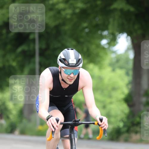15.06.2025 - 7 Türme Triathlon Yannick Fuchs http://msf.ph/oto/7962327 15.06.2025 11:02:06 Radfahren 222, 297 meine-sportfotos.de