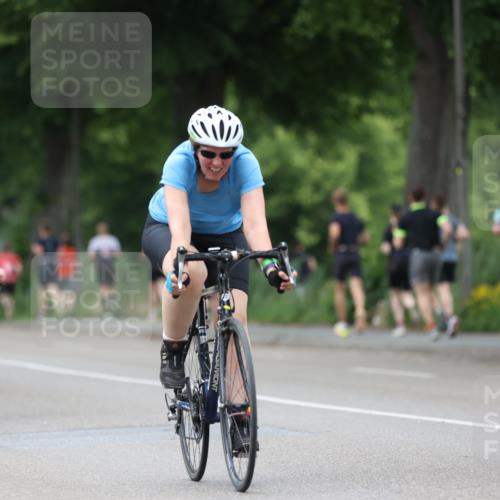15.06.2025 - 7 Türme Triathlon Yannick Fuchs http://msf.ph/oto/7962369 15.06.2025 13:51:49 Radfahren 718, 823, 893, 1021 meine-sportfotos.de