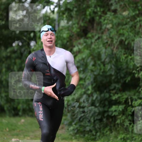 15.06.2025 - 7 Türme Triathlon Michael Strokosch http://msf.ph/oto/7962386 15.06.2025 12:14:37 Schwimmen 448, 477, 496, 498, 655 meine-sportfotos.de
