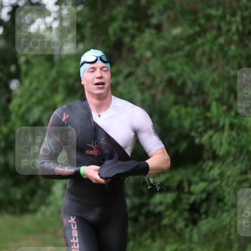 15.06.2025 - 7 Türme Triathlon Michael Strokosch http://msf.ph/oto/7962398 15.06.2025 12:14:37 Schwimmen 448, 477, 496, 498, 655 meine-sportfotos.de