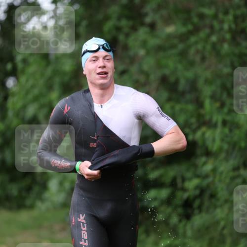 15.06.2025 - 7 Türme Triathlon Michael Strokosch http://msf.ph/oto/7962407 15.06.2025 12:14:37 Schwimmen 448, 477, 496, 498, 655 meine-sportfotos.de