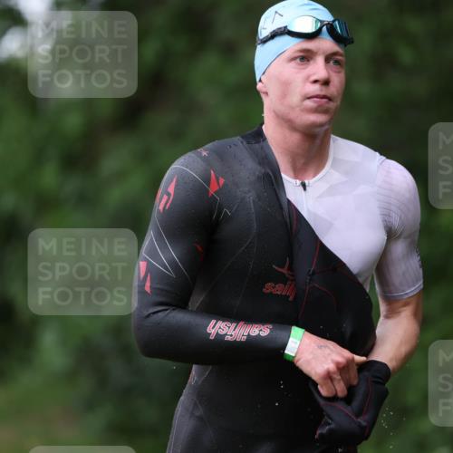 15.06.2025 - 7 Türme Triathlon Michael Strokosch http://msf.ph/oto/7962426 15.06.2025 12:14:38 Schwimmen 375, 448, 477, 496, 498, 655 meine-sportfotos.de
