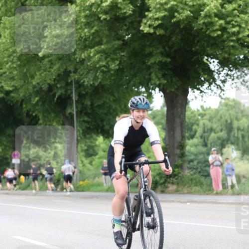 15.06.2025 - 7 Türme Triathlon Yannick Fuchs http://msf.ph/oto/7962429 15.06.2025 13:51:50 Radfahren 718, 823, 893, 1021 meine-sportfotos.de