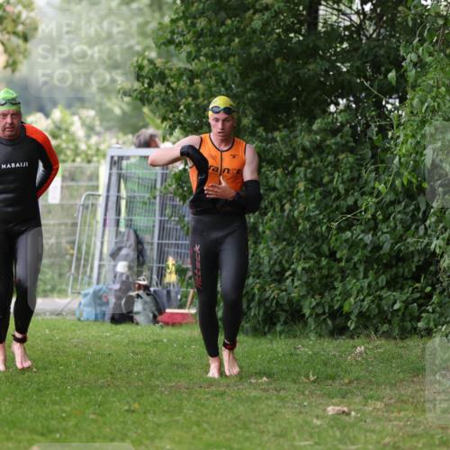 15.06.2025 - 7 Türme Triathlon Michael Strokosch http://msf.ph/oto/7962431 15.06.2025 12:14:47 Schwimmen 375, 448, 477, 496, 504, 651, 655 meine-sportfotos.de
