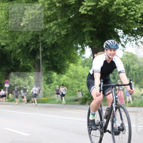 15.06.2025 - 7 Türme Triathlon Yannick Fuchs http://msf.ph/oto/7962439 15.06.2025 13:51:50 Radfahren 718, 823, 893, 1021 meine-sportfotos.de