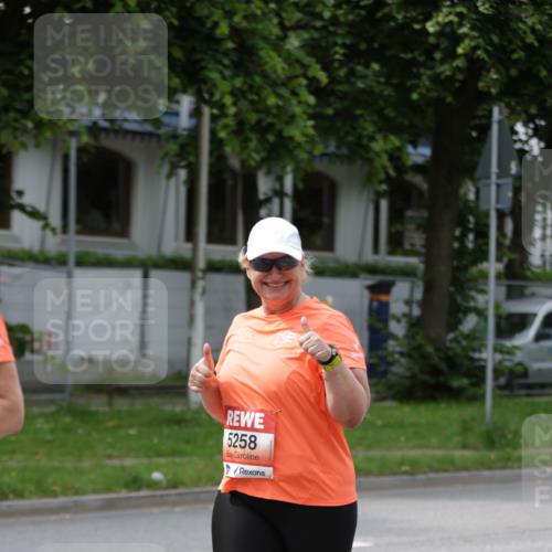 15.06.2025 - REWE Women's Run Jannik Wohlers http://msf.ph/oto/7962442 15.06.2025 09:46:59 Laufen 5258 meine-sportfotos.de