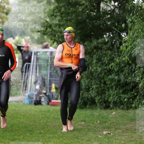 15.06.2025 - 7 Türme Triathlon Michael Strokosch http://msf.ph/oto/7962445 15.06.2025 12:14:48 Schwimmen 375, 448, 477, 504, 651, 655 meine-sportfotos.de