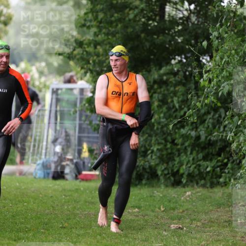 15.06.2025 - 7 Türme Triathlon Michael Strokosch http://msf.ph/oto/7962451 15.06.2025 12:14:49 Schwimmen 375, 448, 477, 504, 651, 655 meine-sportfotos.de