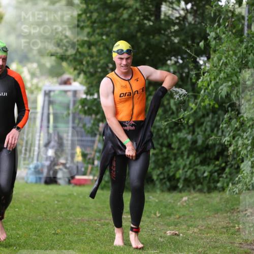 15.06.2025 - 7 Türme Triathlon Michael Strokosch http://msf.ph/oto/7962464 15.06.2025 12:14:49 Schwimmen 375, 448, 477, 504, 651, 655 meine-sportfotos.de