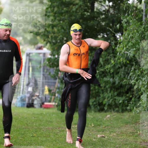 15.06.2025 - 7 Türme Triathlon Michael Strokosch http://msf.ph/oto/7962474 15.06.2025 12:14:49 Schwimmen 375, 448, 477, 504, 651, 655 meine-sportfotos.de
